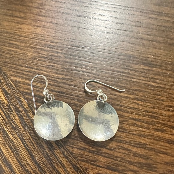 Lovely Vintage Southwestern Sterling Silver Earrings - Picture 2 of 3